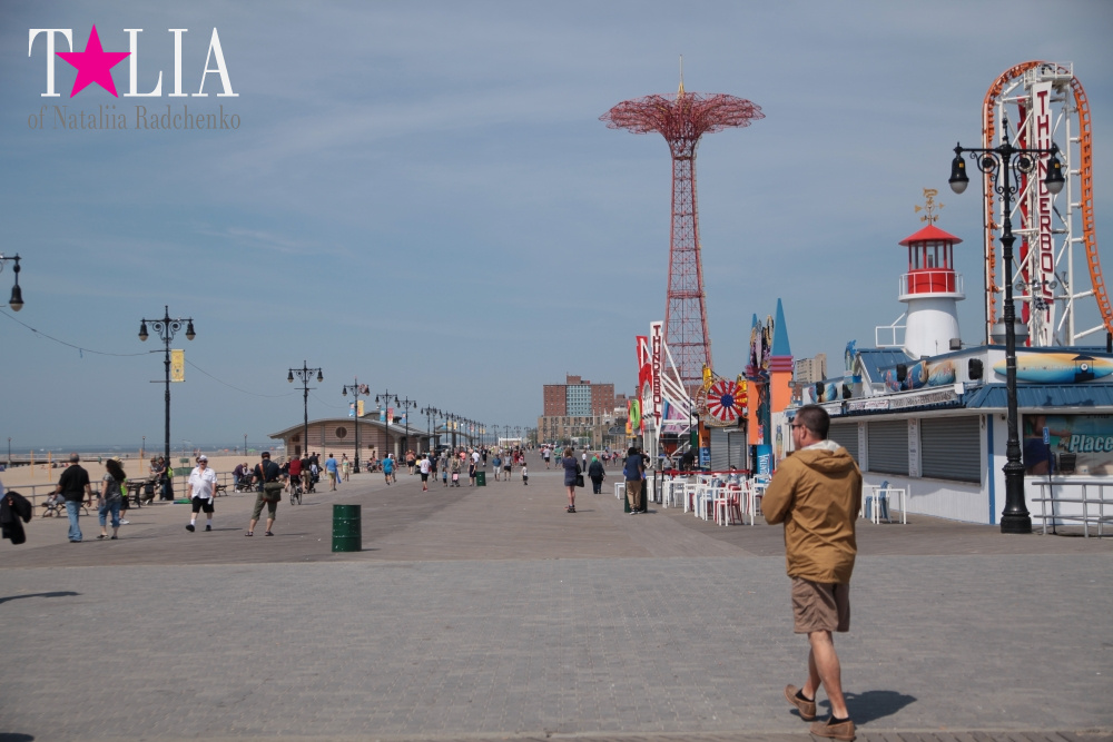 Лето в Нью-Йорке - это Кони-Айленд